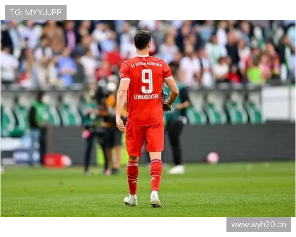 莱万转会拜仁是否构成背叛 动机与忠诚争议深度解析